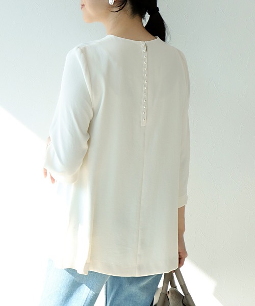 Jines（ジネス）の「バックパールAラインブラウス（シャツ/ブラウス・レディース・ブラック/ホワイト・38）」の4枚目の写真