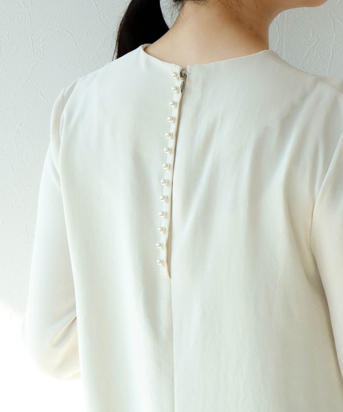 Jines（ジネス）の「バックパールAラインブラウス（シャツ/ブラウス・レディース・ブラック/ホワイト・38）」の3枚目の写真