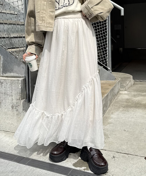 w closet(ダブルクローゼット)の「【2サイズ展開】シアーティアードスカート(スカート・レディース・オフホワイト/グレー・1/2)」の1枚目の写真