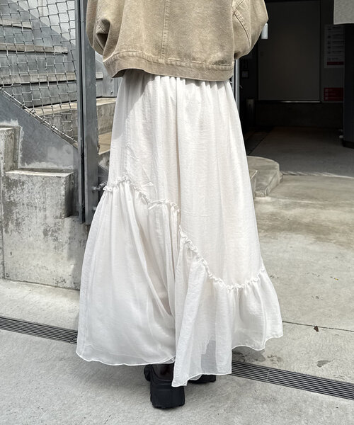 w closet(ダブルクローゼット)の「【2サイズ展開】シアーティアードスカート(スカート・レディース・オフホワイト/グレー・1/2)」の5枚目の写真