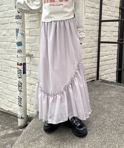 w closet(ダブルクローゼット)の「【2サイズ展開】シアーティアードスカート(スカート・レディース・オフホワイト/グレー・1/2)」の3枚目の写真
