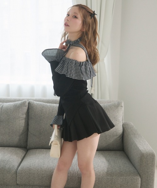 TITTY&CO.(ティティーアンドコー)の「ギンガムフリルオフショルトップス(シャツ/ブラウス・レディース・アイボリー/ブラック・FREE)」の13枚目の写真