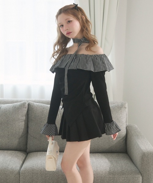 TITTY&CO.(ティティーアンドコー)の「ギンガムフリルオフショルトップス(シャツ/ブラウス・レディース・アイボリー/ブラック・FREE)」の12枚目の写真