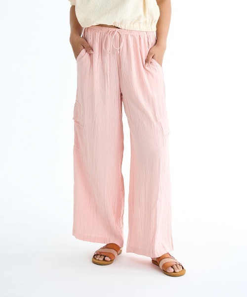 BILLABONG(ビラボン)の「BILLABONG レディース 【TROPICAL HIGHS】 BEACH BABE CARGO ELST PNT ロングパンツ 【2025年春夏モデル】/ビラボンウエストゴムドローコード付きロングパンツ(その他パンツ・レディース・ホワイト/ピンク・X-SMALL)」の1枚目の写真