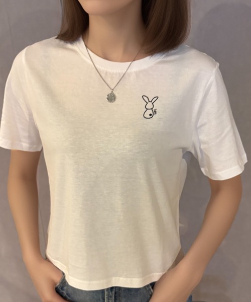 Girly Doll(ガーリードール)の「ラビットモチーフワンポイントTシャツ(Tシャツ/カットソー・レディース・ブラック/グリーン・L/M)」の3枚目の写真