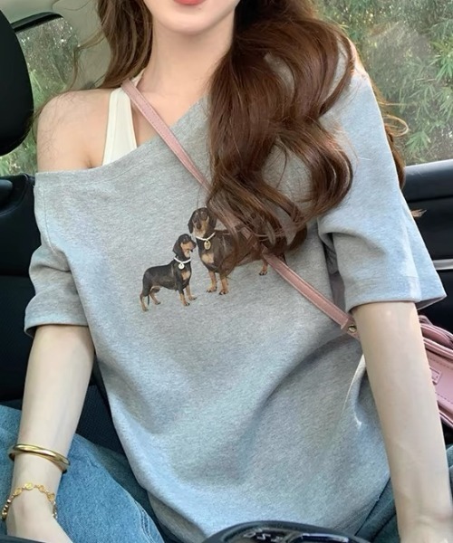 GEMEDA（ジェメダ）の「ワンちゃんプリントワンショルダーTシャツ（Tシャツ/カットソー・レディース・ホワイト/グレー/ブラック/ネイビー/ホワイト系その他/ホワイト系その他2・M）」の15枚目の写真