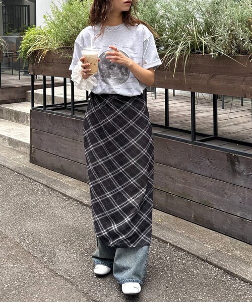 CIAOPANIC TYPY(チャオパニックティピー)の「【WEB限定】【UNISEX】ムーンクレーター&アースロゴプリントTee(Tシャツ/カットソー・レディース・ブラック/ホワイト/グリーン系その他/ネイビー/インディゴブルー/ホワイト系その他/ブラック系その他/グレー/グレー系その他・LARGE/MEDIUM)」の22枚目の写真