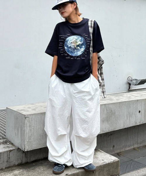 CIAOPANIC TYPY(チャオパニックティピー)の「【WEB限定】【UNISEX】ムーンクレーター&アースロゴプリントTee(Tシャツ/カットソー・レディース・ブラック/ホワイト/グリーン系その他/ネイビー/インディゴブルー/ホワイト系その他/ブラック系その他/グレー/グレー系その他・LARGE/MEDIUM)」の17枚目の写真