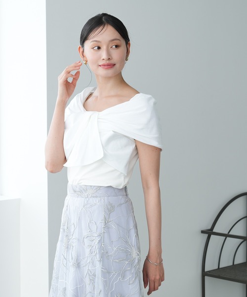 TRUDEA（トルディア）の「(接触冷感/暑さ対策)リボンデザイン異素材カットソー（Tシャツ/カットソー・レディース・ホワイト/ブラウン/ブラック・MEDIUM）」の11枚目の写真