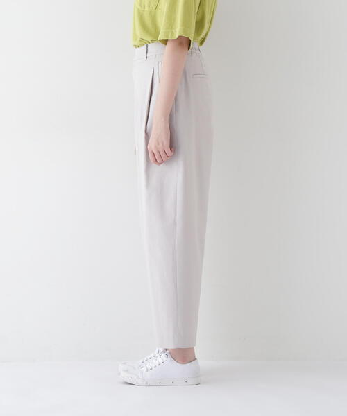 human woman（ヒューマンウーマン）の「【3サイズ展開】◆ドビーストレッチワンタックセミワイドパンツ（その他パンツ・レディース・ベージュ系その他2/ネイビー・SMALL/MEDIUM/LARGE）」の14枚目の写真