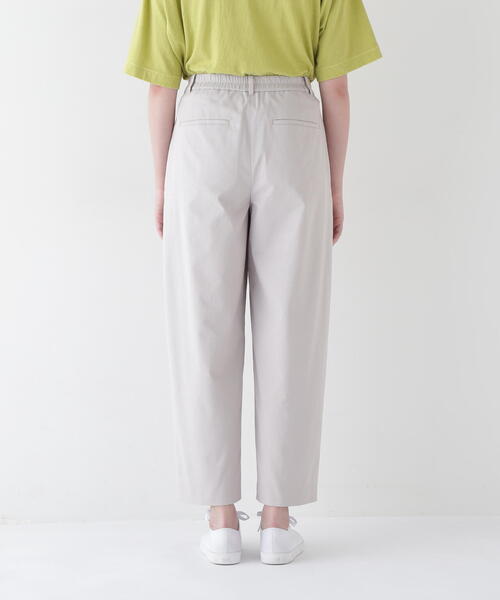 human woman（ヒューマンウーマン）の「【3サイズ展開】◆ドビーストレッチワンタックセミワイドパンツ（その他パンツ・レディース・ベージュ系その他2/ネイビー・SMALL/MEDIUM/LARGE）」の15枚目の写真