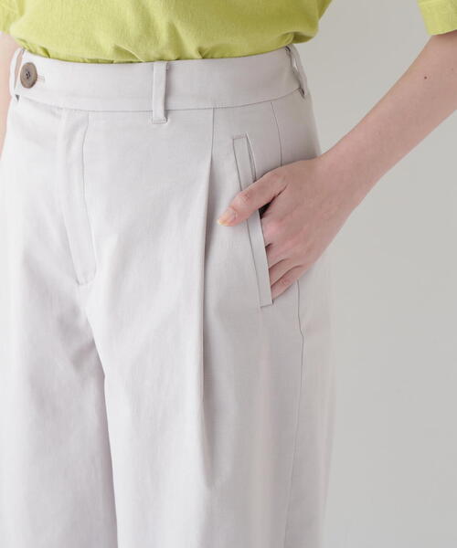 human woman（ヒューマンウーマン）の「【3サイズ展開】◆ドビーストレッチワンタックセミワイドパンツ（その他パンツ・レディース・ベージュ系その他2/ネイビー・SMALL/MEDIUM/LARGE）」の17枚目の写真
