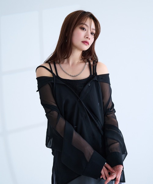 Ellno de Mavie(エルノデメヴィ)の「2wayシアーシャツ(シャツ/ブラウス・レディース・オフホワイト/ブルー/ブラック・FREE)」の3枚目の写真