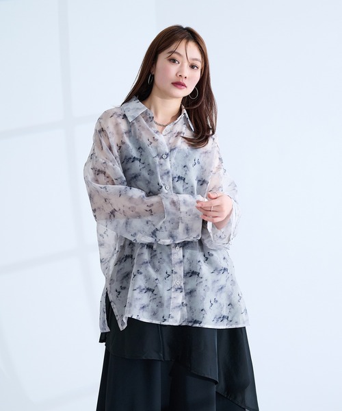 Ellno de Mavie(エルノデメヴィ)の「2wayシアーシャツ(シャツ/ブラウス・レディース・オフホワイト/ブルー/ブラック・FREE)」の5枚目の写真