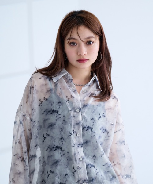 Ellno de Mavie(エルノデメヴィ)の「2wayシアーシャツ(シャツ/ブラウス・レディース・オフホワイト/ブルー/ブラック・FREE)」の8枚目の写真