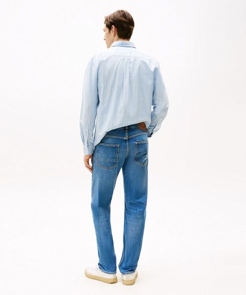 TOMMY HILFIGER(トミーヒルフィガー)の「コアデントンライトブルージーンズ(デニムパンツ・メンズ・ライトブルー・32inch/34inch/30inch/36inch/38inch/28inch)」の4枚目の写真