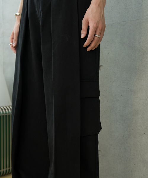 Nanmo.（ナンモ）の「TUCK WIDE CARGO PANTS/タックワイドカーゴパンツ（カーゴパンツ・メンズ・ブラック・MEDIUM/SMALL/LARGE）」の11枚目の写真