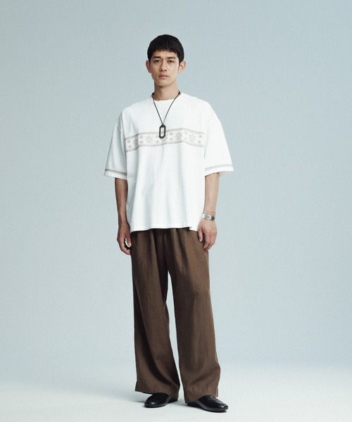 ADAM ET ROPE'（アダムエロペ）の「クロスステッチ ボックスシルエット Tシャツ（Tシャツ/カットソー・メンズ・ホワイト/ブラック・M/L）」の3枚目の写真