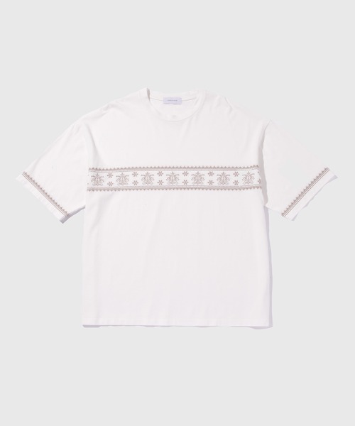 ADAM ET ROPE'（アダムエロペ）の「クロスステッチ ボックスシルエット Tシャツ（Tシャツ/カットソー・メンズ・ホワイト/ブラック・M/L）」の11枚目の写真