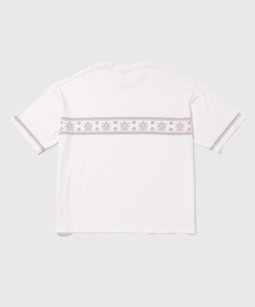 ADAM ET ROPE'（アダムエロペ）の「クロスステッチ ボックスシルエット Tシャツ（Tシャツ/カットソー・メンズ・ホワイト/ブラック・M/L）」の14枚目の写真