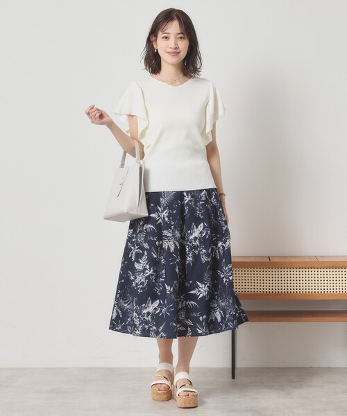 ITS'DEMO（イッツデモ）の「【清涼感／ウエスト後ろゴム／手洗い可】麻調花柄タックスカート（スカート・レディース・ブルー系その他2/ブラウン系その他2/ホワイト系3・00）」の9枚目の写真