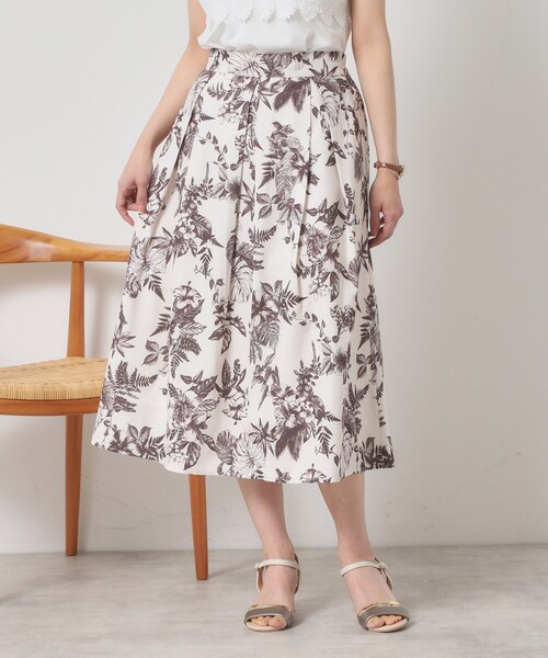 ITS'DEMO（イッツデモ）の「【清涼感／ウエスト後ろゴム／手洗い可】麻調花柄タックスカート（スカート・レディース・ブルー系その他2/ブラウン系その他2/ホワイト系3・00）」の16枚目の写真