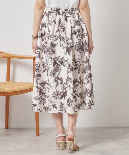 ITS'DEMO（イッツデモ）の「【清涼感／ウエスト後ろゴム／手洗い可】麻調花柄タックスカート（スカート・レディース・ブルー系その他2/ブラウン系その他2/ホワイト系3・00）」の18枚目の写真