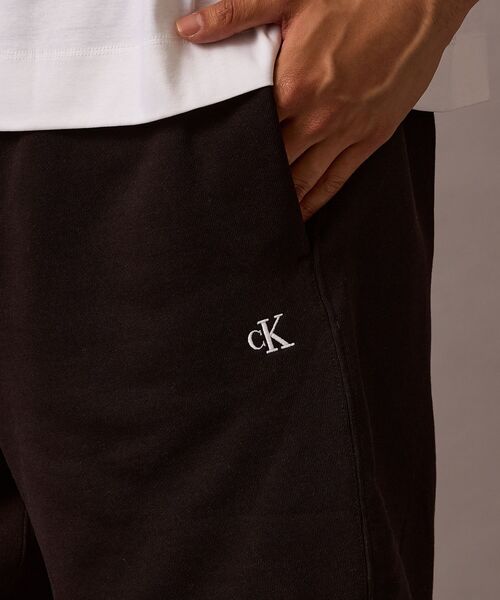 Calvin Klein(カルバン・クライン)の「モノグラム ショートパンツ(その他パンツ・メンズ・ライトブルー/ブラック・S/M/XS)」の9枚目の写真