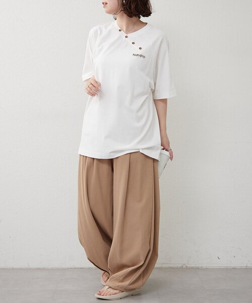 NUNIFE（ユニフィー）の「【NUNIFE】ラグランアシメヘンリーＴ（Tシャツ/カットソー・レディース・オフホワイト/スミクロ/ネイビー・FREE）」の21枚目の写真