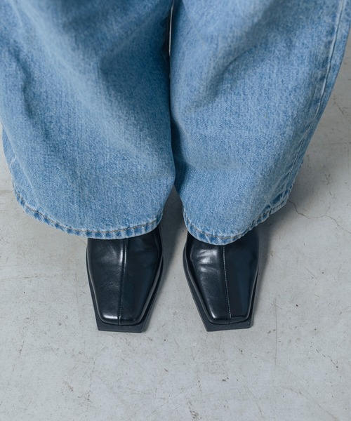 EVOL（イーボル）の「【S-LLサイズ展開・クッション入り】スクエアデザインヒールショートブーツ BZ23835（ブーツ・レディース・シルバーグレー/ブラウン/ブラック・LL/S/M/L）」の7枚目の写真