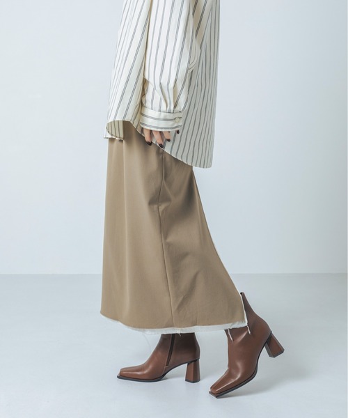 EVOL（イーボル）の「【S-LLサイズ展開・クッション入り】スクエアデザインヒールショートブーツ BZ23835（ブーツ・レディース・シルバーグレー/ブラウン/ブラック・LL/S/M/L）」の16枚目の写真