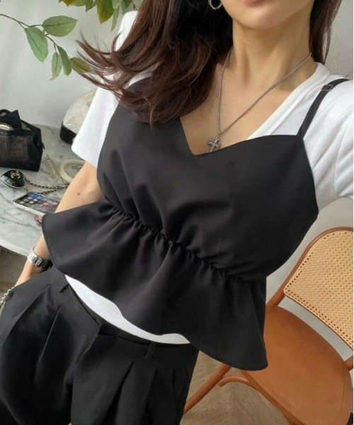 AMELY(エミリー)の「レイヤード風ペプラムセットアップ(セットアップ・レディース・グレー/ブラック/カーキブラウン・M/L)」の4枚目の写真