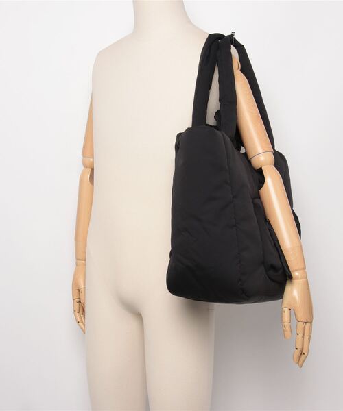 adidas（アディダス）の「マストハブ パフィー トートバッグ / アディダス adidas（トートバッグ・メンズ・ブラック・FREE）」の10枚目の写真