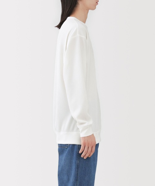 無印良品（ムジルシリョウヒン）の「紳士　ＵＶカット乾きやすいワッフルクルーネック長袖Ｔシャツ（Tシャツ/カットソー・メンズ・ブラック/オフホワイト/ダークネイビー/ライトグレー系/カーキ系/ブルー系・S/M/L/XL/XXL/XS）」の7枚目の写真