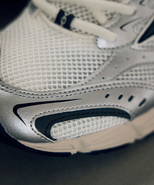 MIZUNO(ミズノ )の「MIZUNO/ミズノ メンズ レディース シルバー 韓国 MXR D1GA245101(スニーカー・メンズ・ホワイト×シルバー・28.0cm/27.5cm/27.0cm/26.5cm/26.0cm/25.0cm/24.5cm/24.0cm/23.5cm/23.0cm)」の11枚目の写真