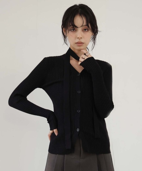 Ulysses（ユリシス）の「チョーカー付きリブニットVネックカーディガン（カーディガン/ボレロ・レディース・モカ/ブラック・F）」の12枚目の写真