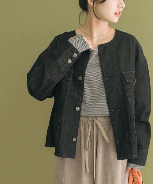 ITEMS URBANRESEARCH（アイテムズ アーバンリサーチ）の「デニムノーカラージャケット（デニムジャケット・レディース・ブラック/グレー/インディゴブルー・FREE）」の2枚目の写真