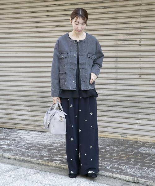 ITEMS URBANRESEARCH（アイテムズ アーバンリサーチ）の「デニムノーカラージャケット（デニムジャケット・レディース・ブラック/グレー/インディゴブルー・FREE）」の6枚目の写真