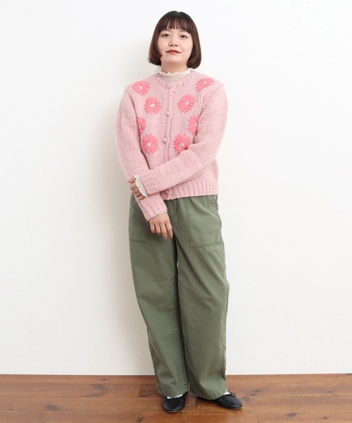 Dot&Stripes CHILD WOMAN(ドットアンドストライプス チャイルドウーマン)の「ロービングウール手編み&刺繍カーディガン(カーディガン/ボレロ・レディース・アイボリー/ピンク・FREE)」の7枚目の写真
