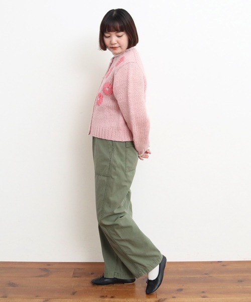 Dot&Stripes CHILD WOMAN(ドットアンドストライプス チャイルドウーマン)の「ロービングウール手編み&刺繍カーディガン(カーディガン/ボレロ・レディース・アイボリー/ピンク・FREE)」の8枚目の写真