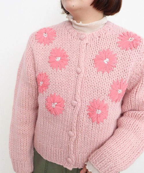 Dot&Stripes CHILD WOMAN(ドットアンドストライプス チャイルドウーマン)の「ロービングウール手編み&刺繍カーディガン(カーディガン/ボレロ・レディース・アイボリー/ピンク・FREE)」の16枚目の写真