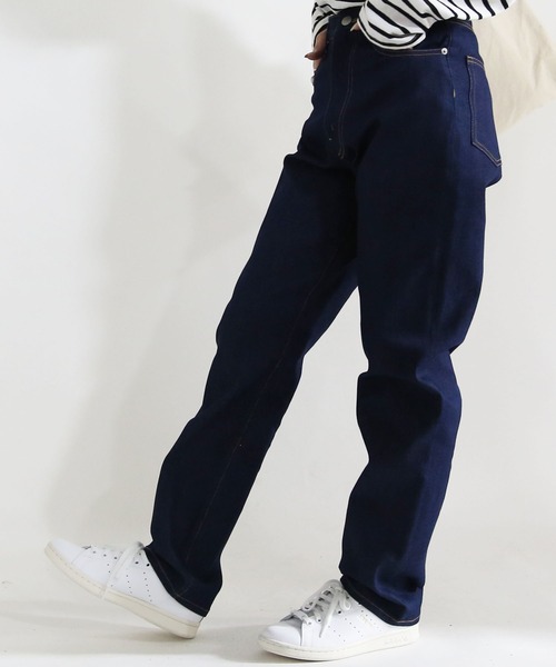 and it_(アンドイット)の「ハイウエスト5ポケットテーパードデニム(デニムパンツ・レディース・ブラック/ワンウォッシュ・マルチサイズ)」の11枚目の写真