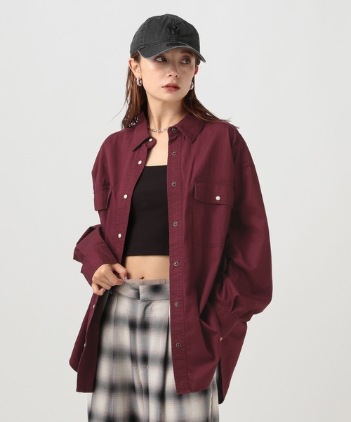 BAYFLOW（ベイフロー）の「[ショートとロングで選べる着丈]コットンボーイフレンドシャツ（シャツ/ブラウス・レディース・オフホワイト/カーキ/インディゴブルー/ボルドー・MEDIUM/SMALL）」の4枚目の写真