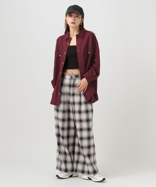 BAYFLOW（ベイフロー）の「[ショートとロングで選べる着丈]コットンボーイフレンドシャツ（シャツ/ブラウス・レディース・オフホワイト/カーキ/インディゴブルー/ボルドー・MEDIUM/SMALL）」の17枚目の写真