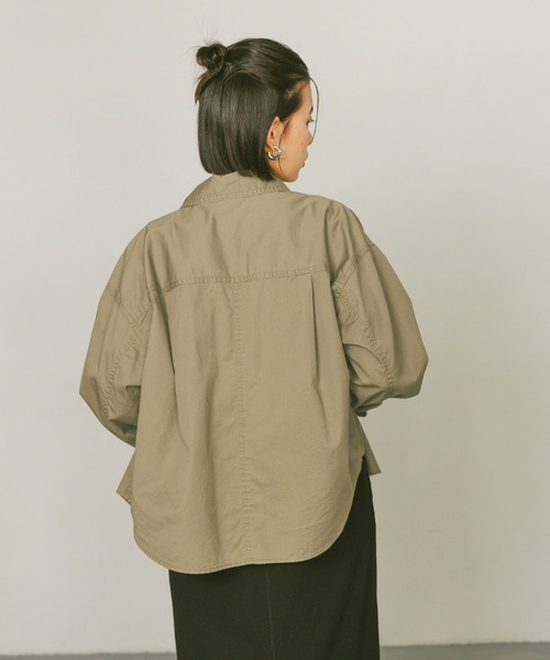 BAYFLOW（ベイフロー）の「[ショートとロングで選べる着丈]コットンボーイフレンドシャツ（シャツ/ブラウス・レディース・オフホワイト/カーキ/インディゴブルー/ボルドー・MEDIUM/SMALL）」の8枚目の写真