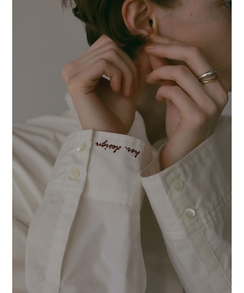 HER.(ハー)の「HER.designオーバーシャツ(シャツ/ブラウス・レディース・オフホワイト/ネイビー・フリー)」の6枚目の写真
