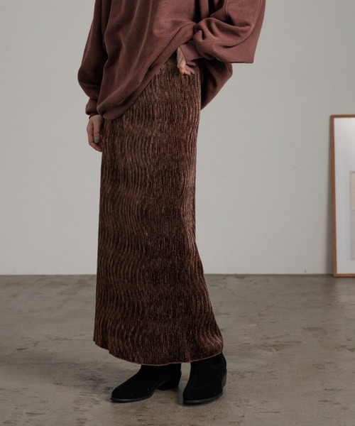 LOWRYS FARM（ローリーズファーム）の「シャイニーベロアタイトスカート　588929（スカート・レディース・その他/ブラック/アイボリー/ブルー/チャコールグレー/ブラック系その他/ブラウン系その他・FREE）」の5枚目の写真