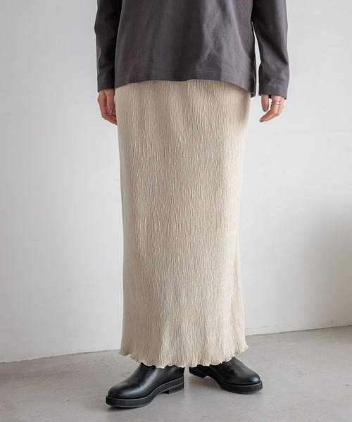 LOWRYS FARM（ローリーズファーム）の「シャイニーベロアタイトスカート　588929（スカート・レディース・その他/ブラック/アイボリー/ブルー/チャコールグレー/ブラック系その他/ブラウン系その他・FREE）」の2枚目の写真