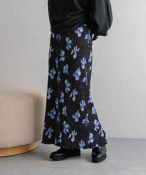 LOWRYS FARM（ローリーズファーム）の「シャイニーベロアタイトスカート　588929（スカート・レディース・その他/ブラック/アイボリー/ブルー/チャコールグレー/ブラック系その他/ブラウン系その他・FREE）」の7枚目の写真