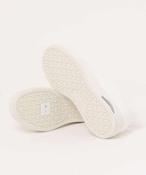 SKECHERS（スケッチャーズ）の「《SKECHERS》53 UNO CTL-LAYING LOW（スニーカー・レディース・ホワイト/ブラック×ブラック・22.5cm/24.0cm/23.5cm/23.0cm/25.0cm/24.5cm）」の3枚目の写真